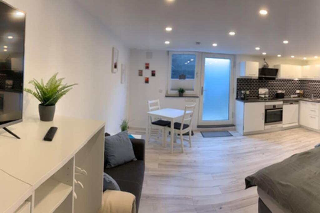 Modern Renovated Apartment Suited For Business Consultants - In Close Distance To Dt, Dhl And Un Campus - Reserved Parking Βόννη Εξωτερικό φωτογραφία